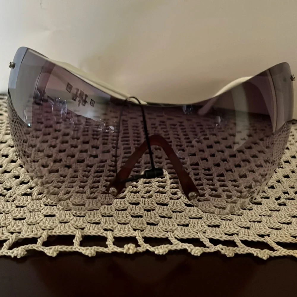 DG  Luxury Shield Sunglasses New - Picture 3 of 9